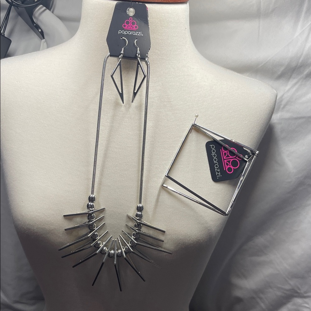 Paparazzi Silver Spike Necklace, Earrings And Bracelet Set BNWT